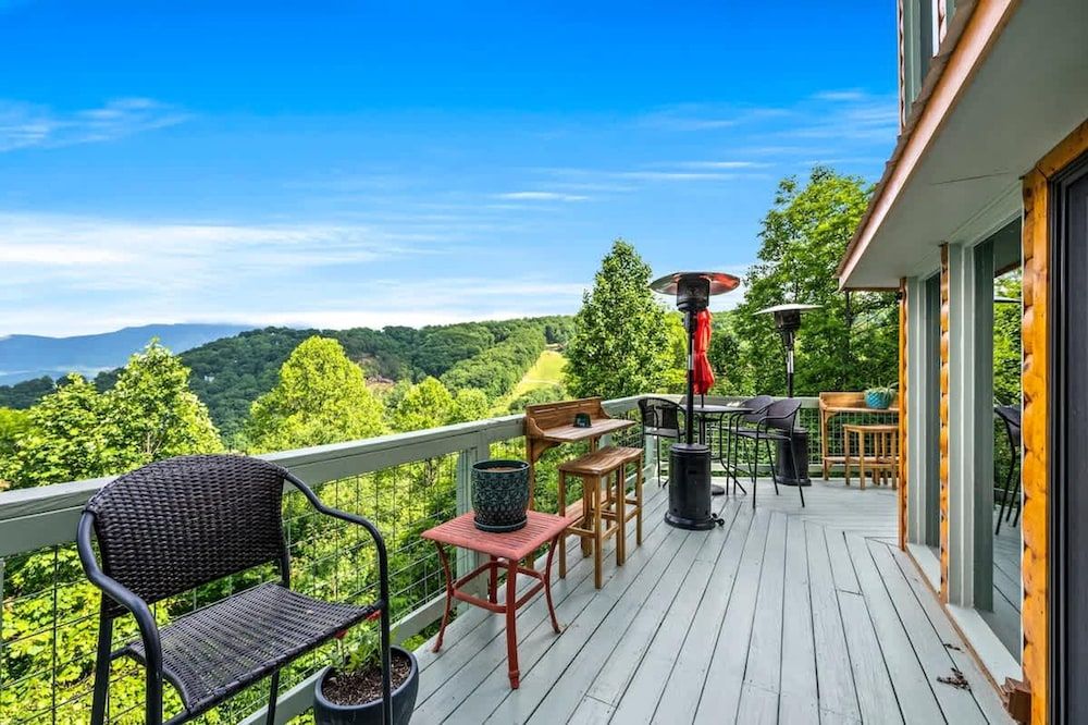 180 Views Sleeps 7 Private Hot Tub Full Kitchen Suite 39