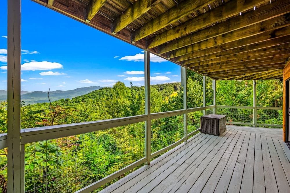 180 Views Sleeps 7 Private Hot Tub Full Kitchen Suite 31