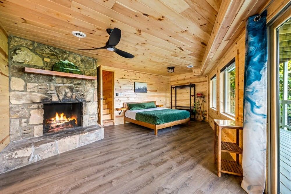 180 Views Sleeps 7 Private Hot Tub Full Kitchen Suite 14