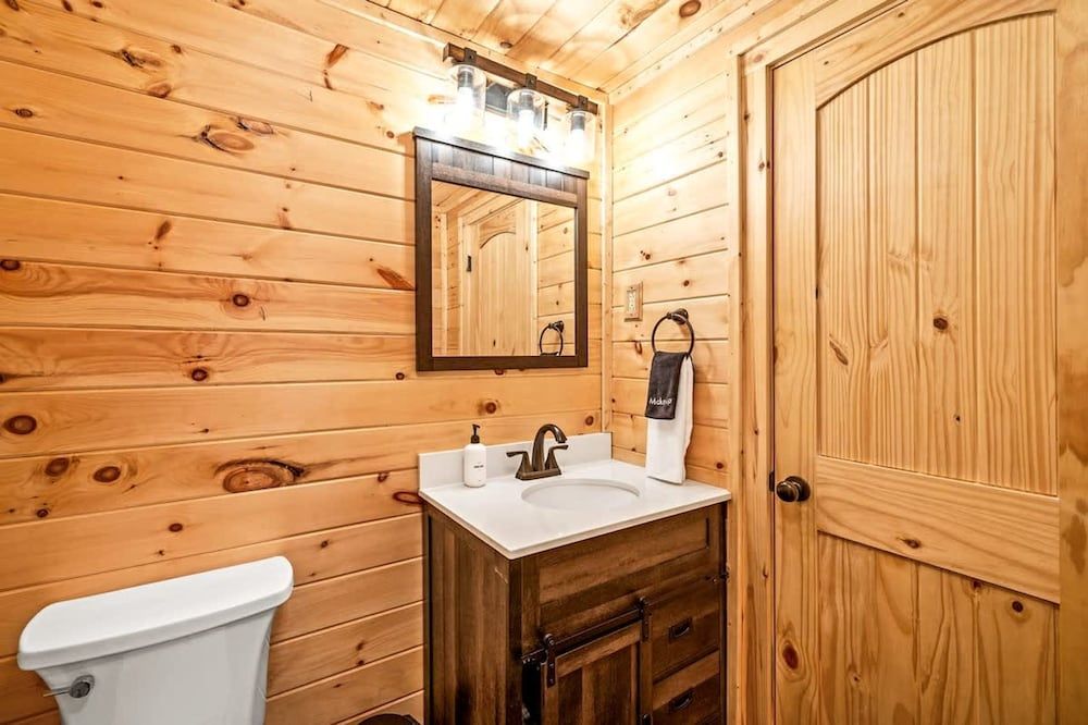 180 Views Sleeps 7 Private Hot Tub Full Kitchen Suite 6