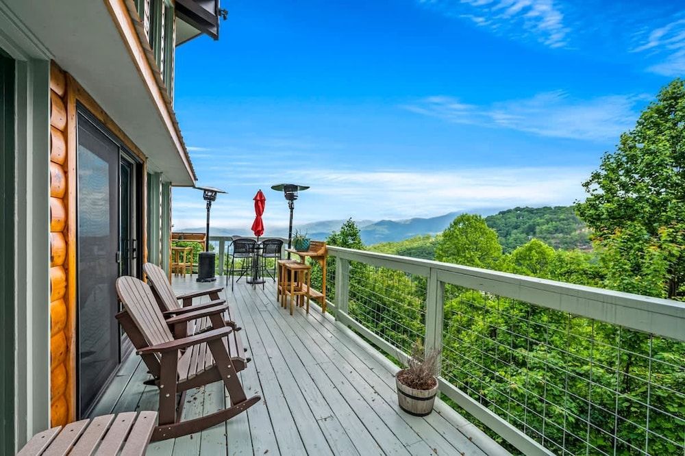 180 Views Sleeps 7 Private Hot Tub Full Kitchen Suite 24