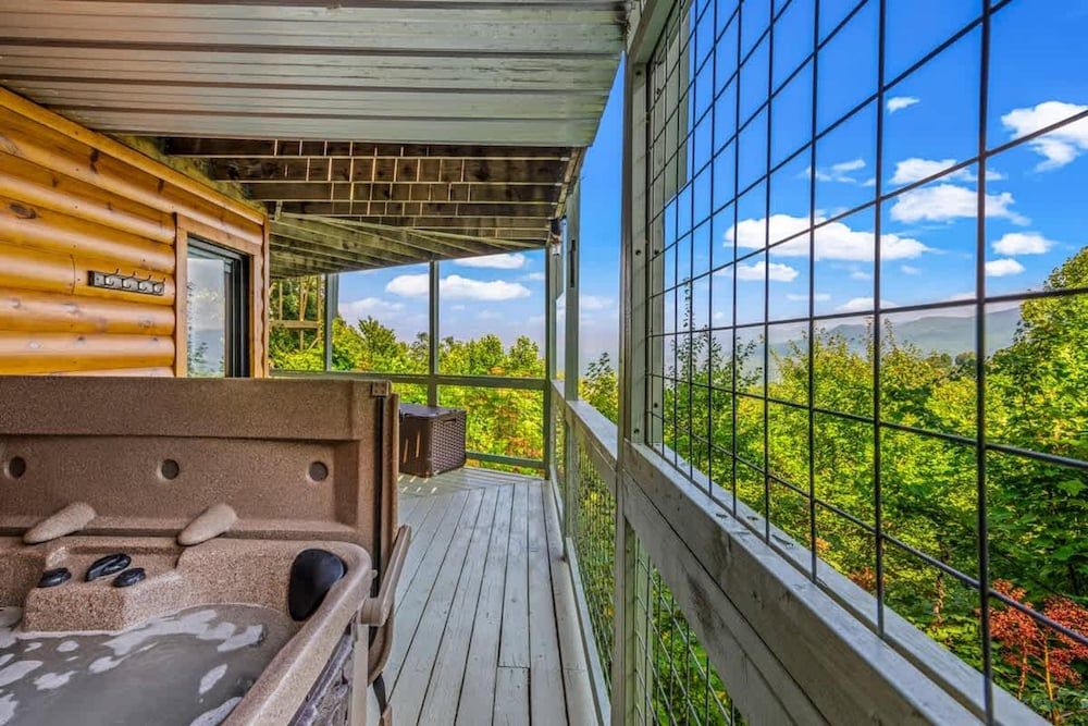 180 Views Sleeps 7 Private Hot Tub Full Kitchen Suite 27