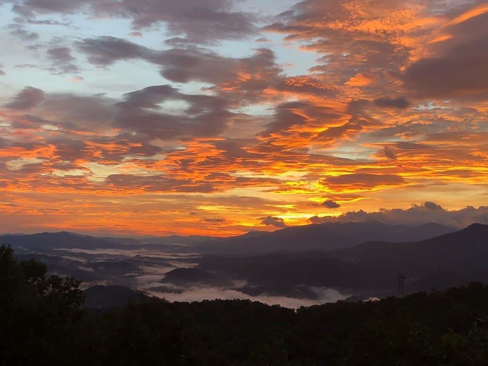 180 Views Sleeps 7 Private Hot Tub Full Kitchen Suite 33