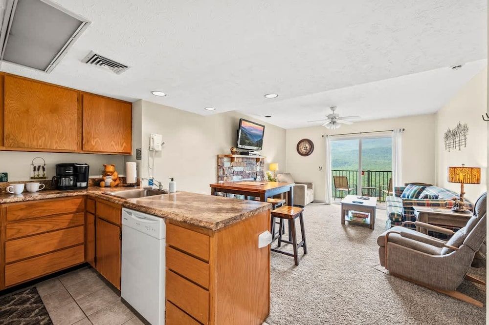 Sleeps 6 Indoor Pool Hot Tub Mountain Views