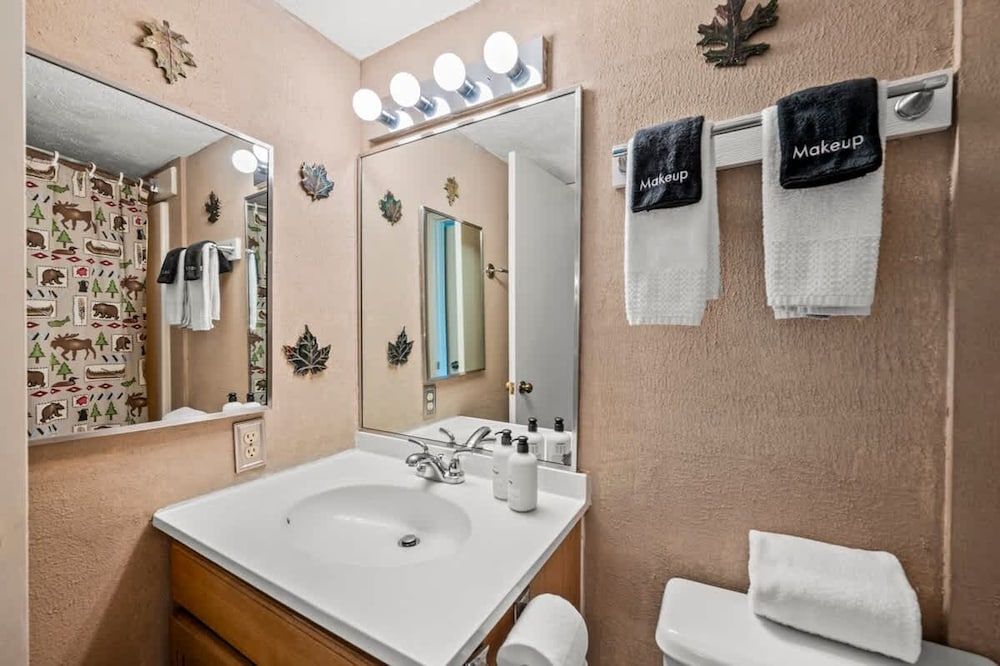 Sleeps 6 Indoor Pool Hot Tub Mountain Views Apartment 17