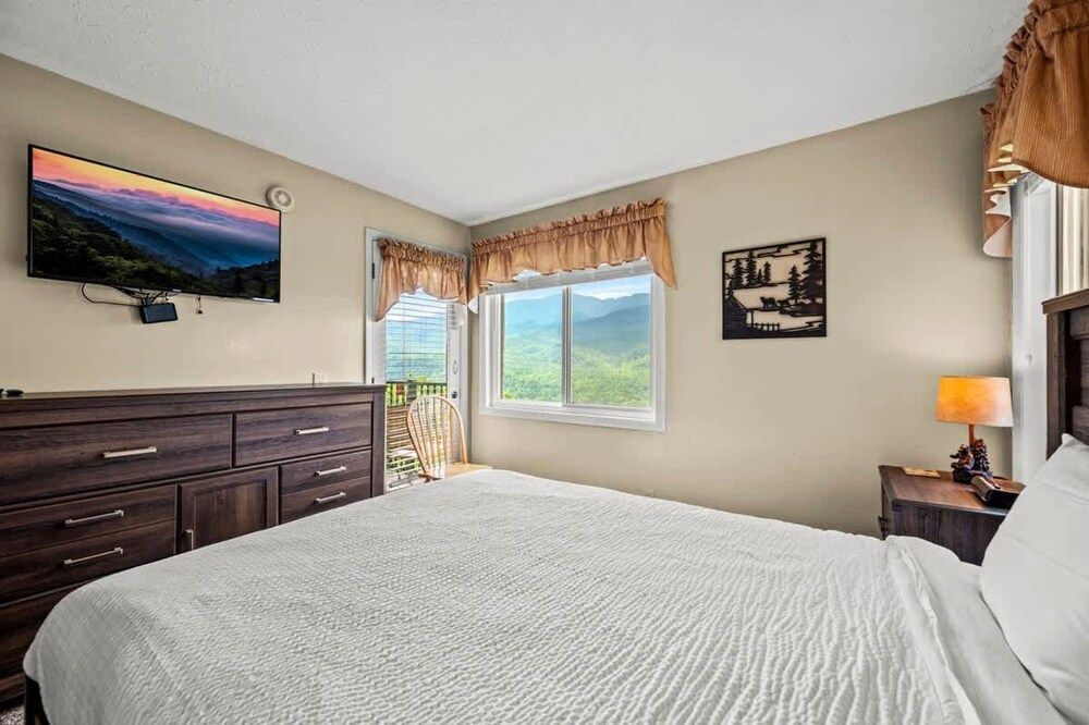 Sleeps 6 Indoor Pool Hot Tub Mountain Views Apartment 16