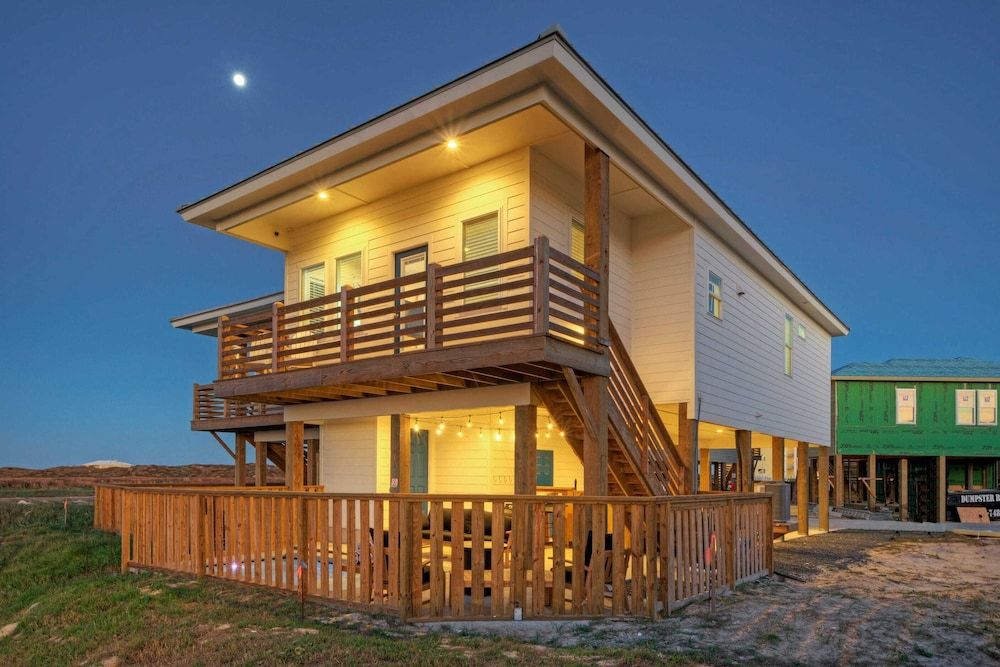 House (4 Bedrooms)