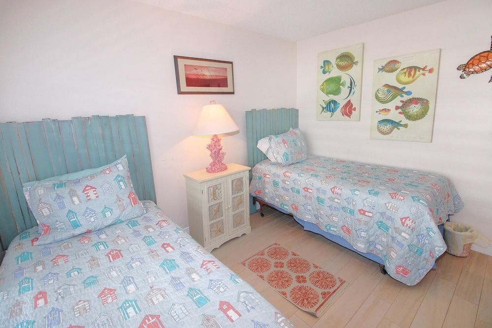 Condo, 1 King Bed with Sofa bed (Colony Beach Club 105)