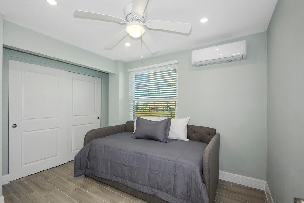 House, 2 Double Beds (Bayview Sunset Getaway B)