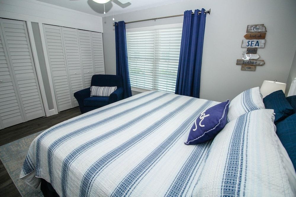 Condo, 1 King Bed with Sofa bed (Colony Beach Club 233)