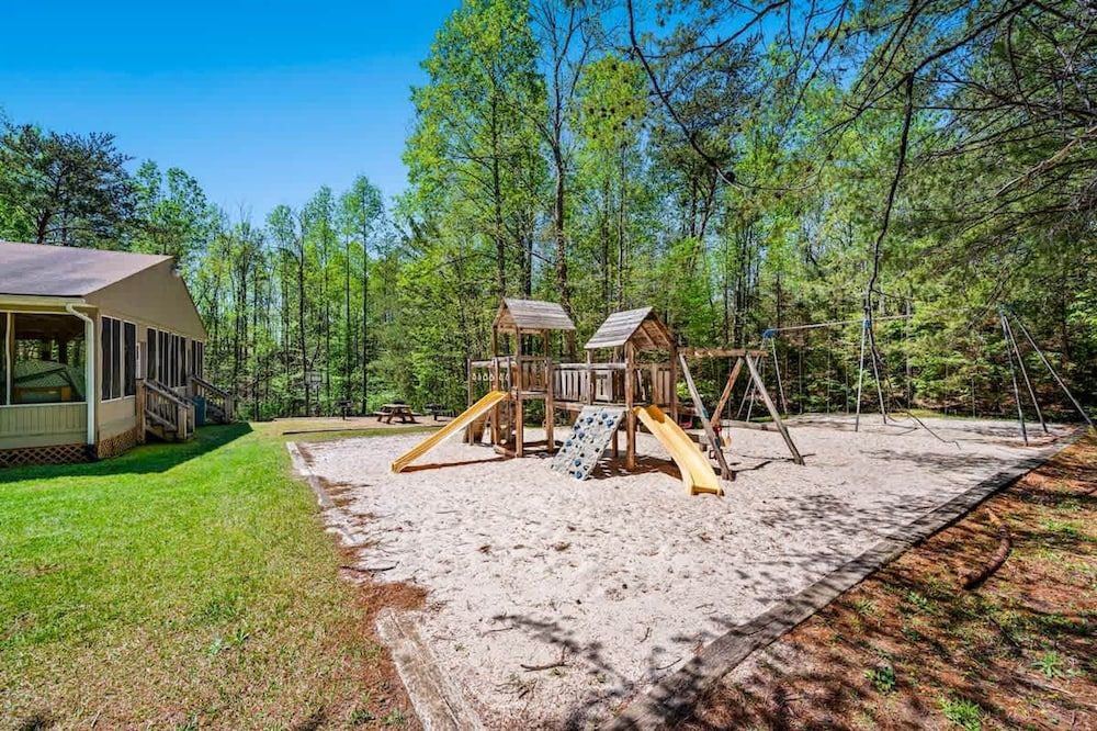 Mountain Views Indoor Pool Hot Tub Sleeps 4 Apartment 21