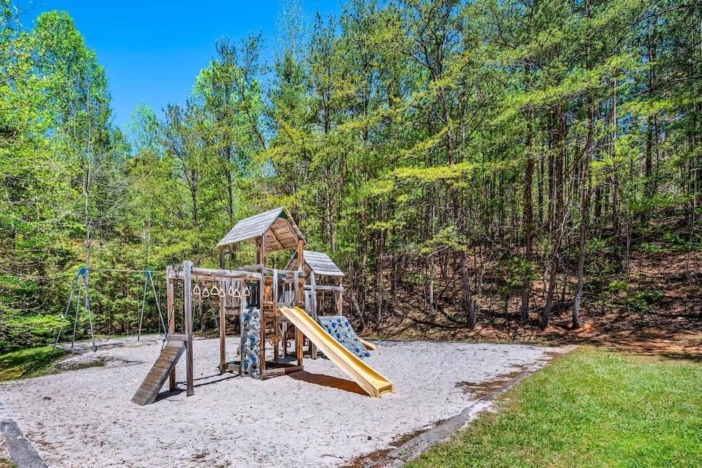 Mountain Views Indoor Pool Hot Tub Sleeps 4 Apartment 20