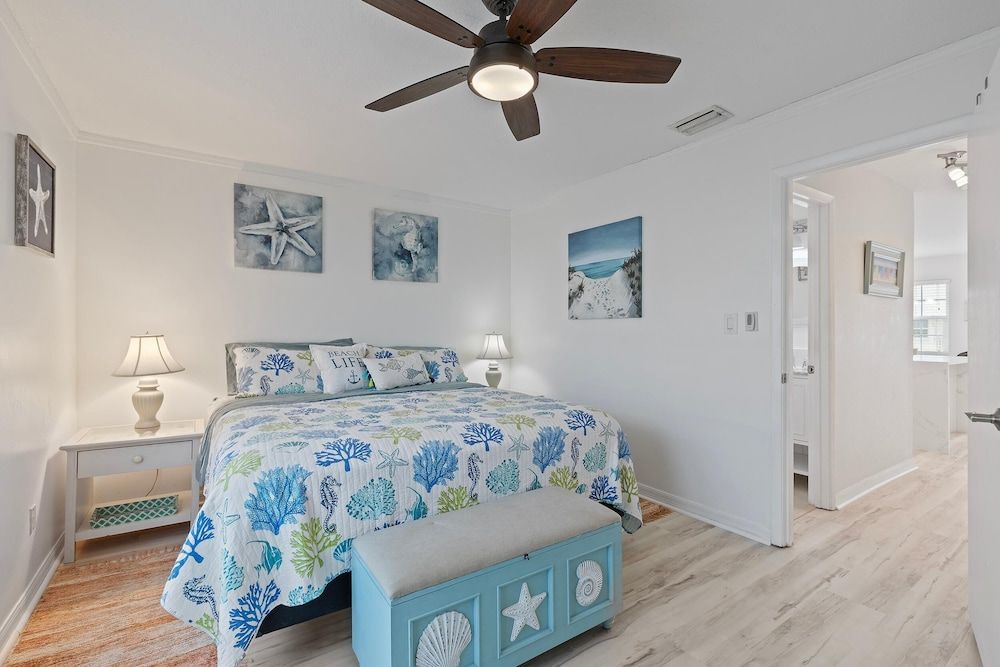 Condo, 1 King Bed with Sofa bed (Colony Beach Club 235)