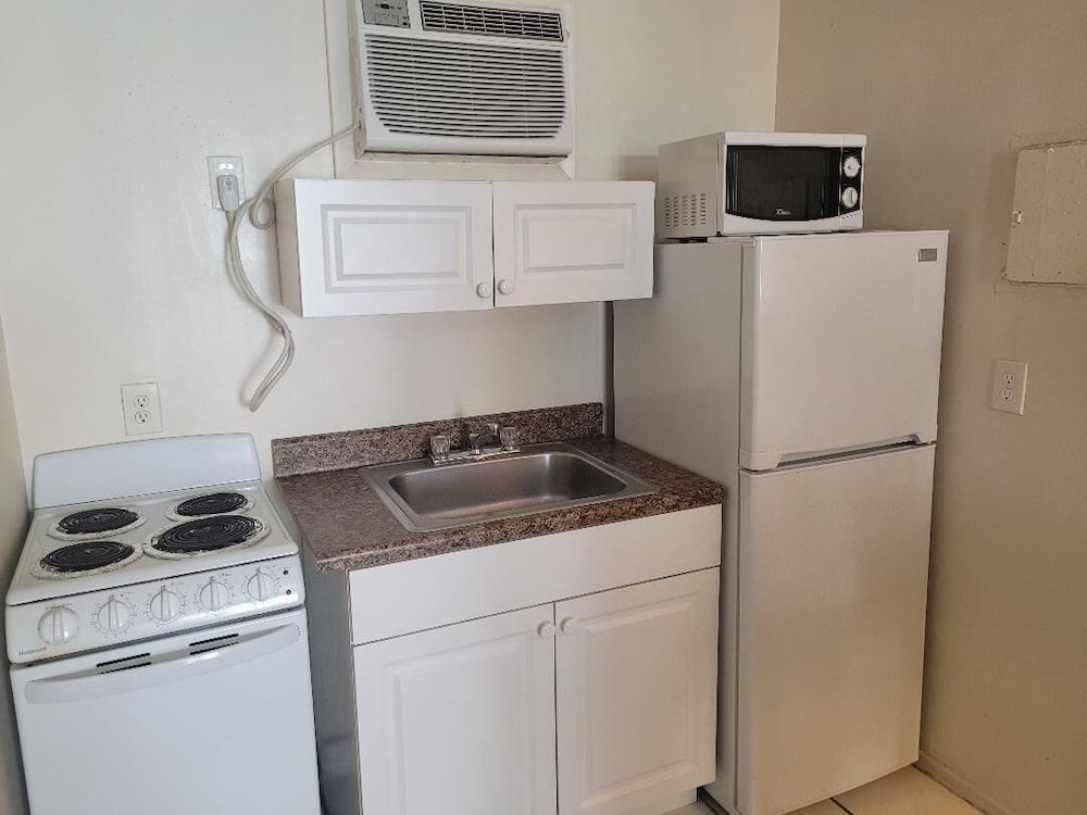 Queens Lodge Motel Classic Studio Suite 2