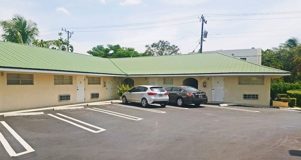 Queens Lodge Motel Deluxe Studio, Smoking 3