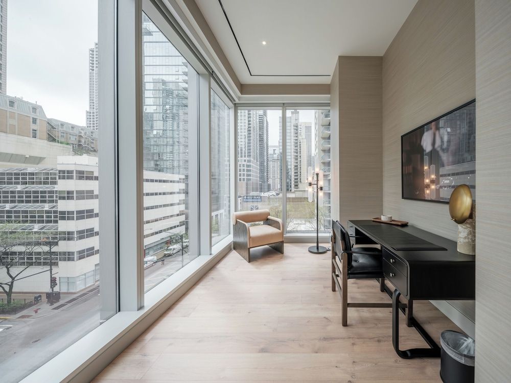 Stay One Chicago Suite, City View 2