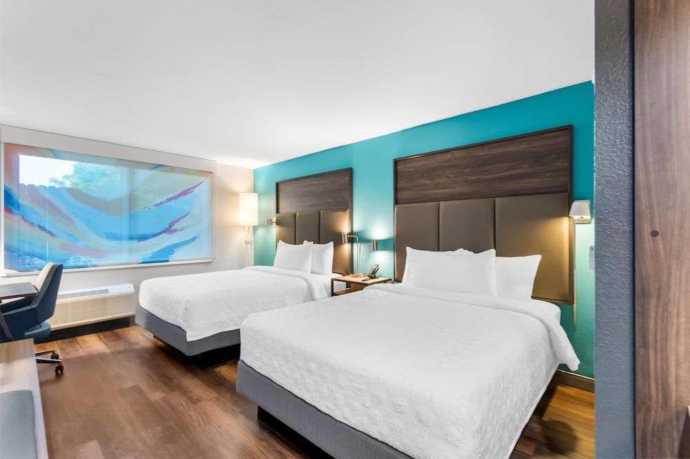 Tru By Hilton Pensacola I-10 North Davis Highway Room, 2 Queen Beds, Accessible (Hearing) 3