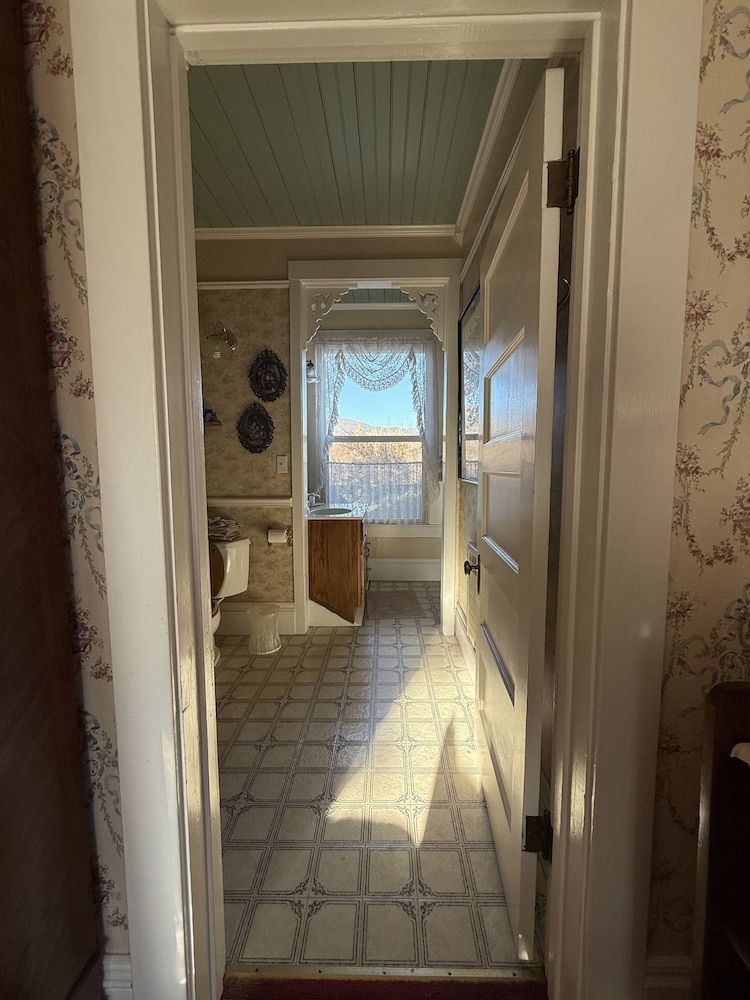 Roseberry House Bed & Breakfast Room, Multiple Beds 8