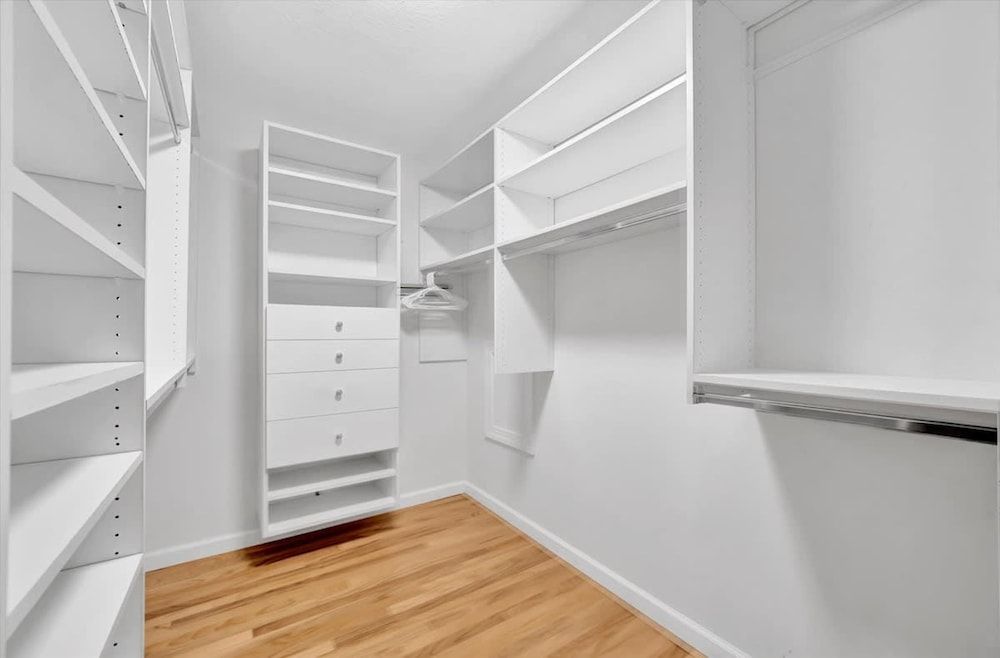 Stones Throw Beachfront Premier Suite 4 Views Apartment 33