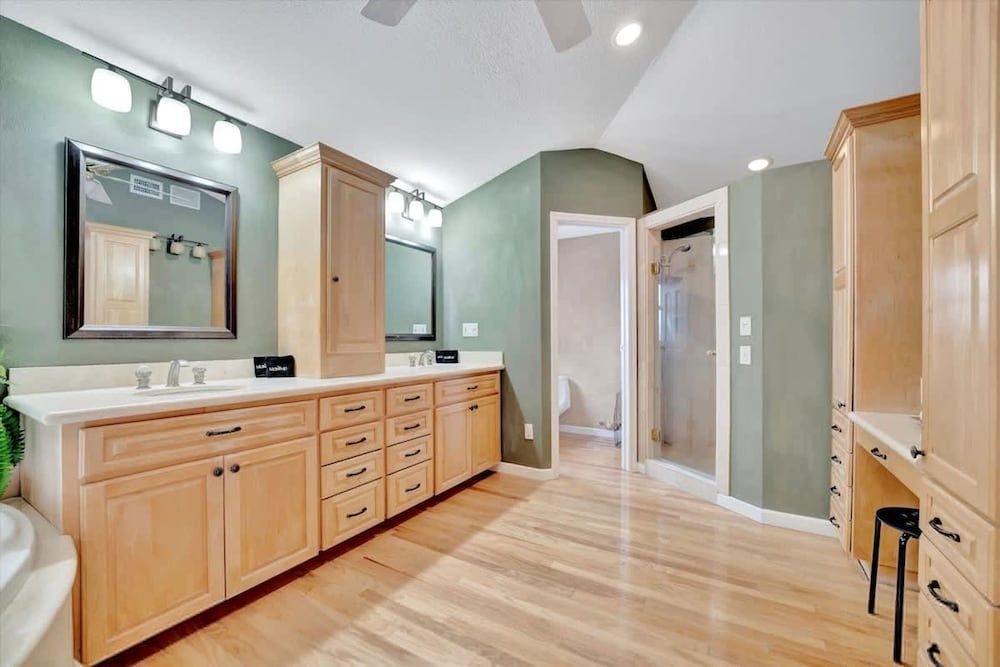 Stones Throw Beachfront Premier Suite 4 Views Apartment 38