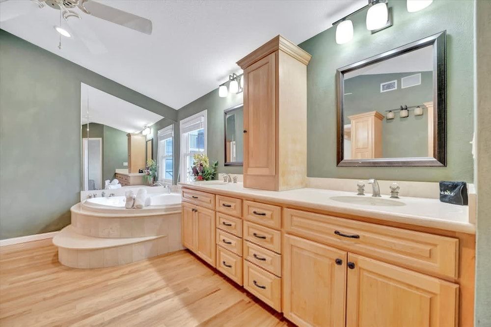 Stones Throw Beachfront Premier Suite 4 Views Apartment 36