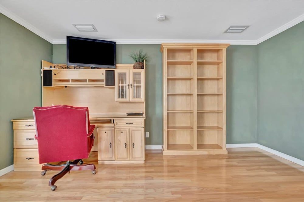 Stones Throw Beachfront Premier Suite 4 Views Apartment 32