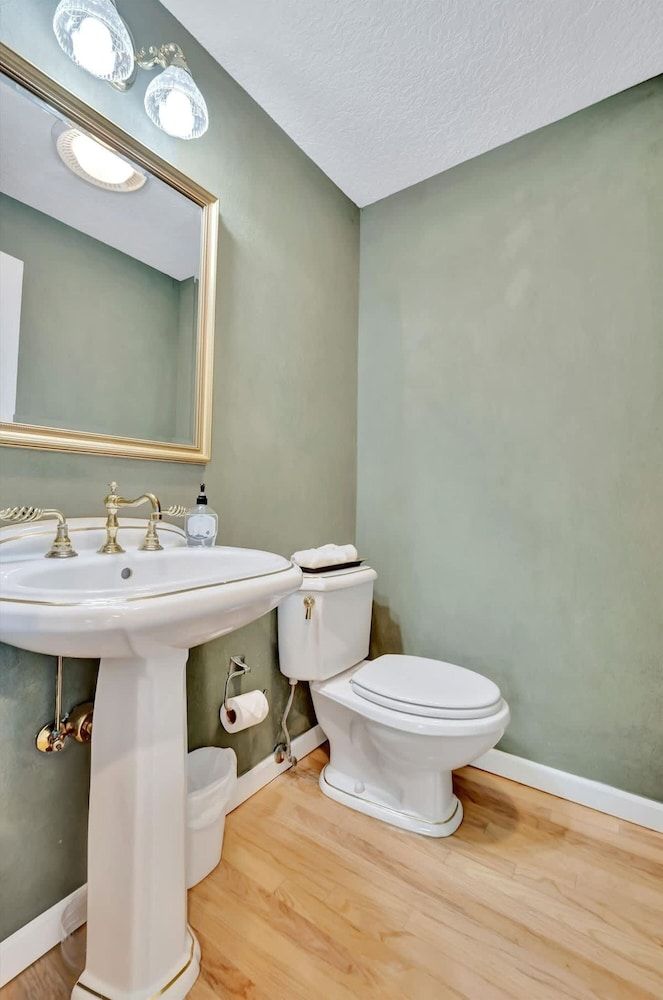 Stones Throw Beachfront Premier Suite 4 Views Apartment 26