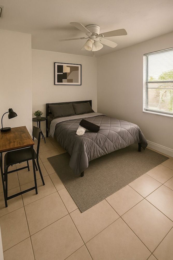 Pacifica by Fort Lauderdale Airport Deluxe Double Room 3