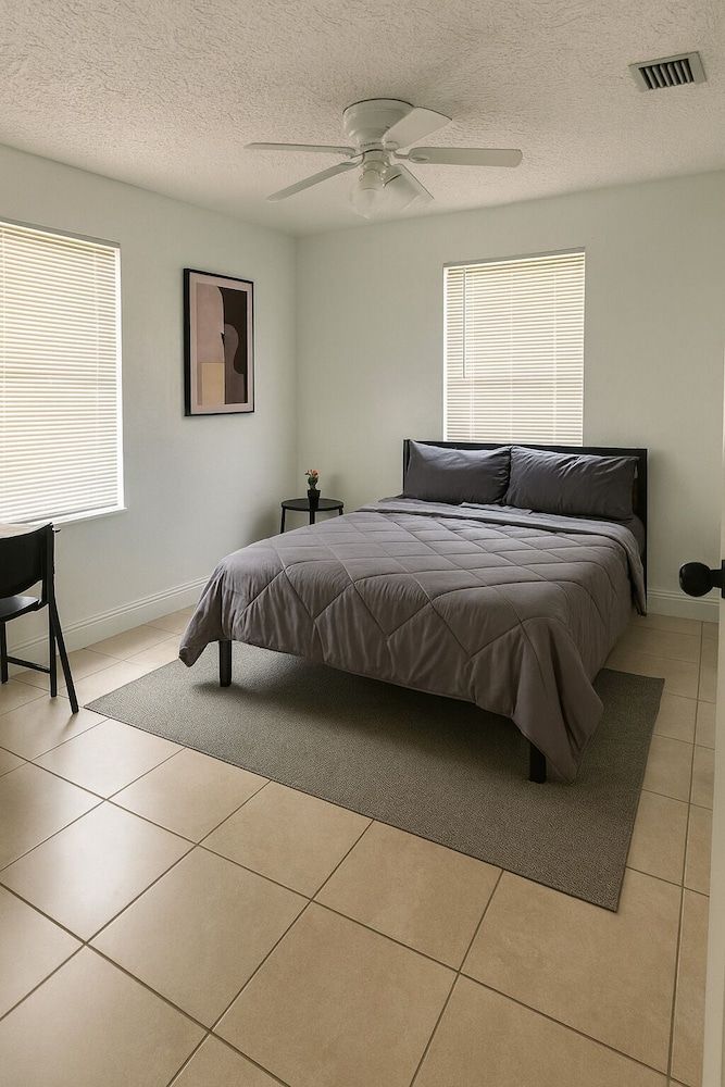 Pacifica by Fort Lauderdale Airport Deluxe Double Room 4