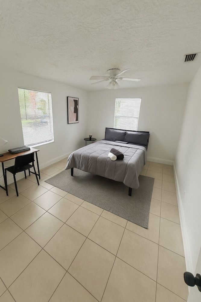 Pacifica by Fort Lauderdale Airport Deluxe Double Room 8