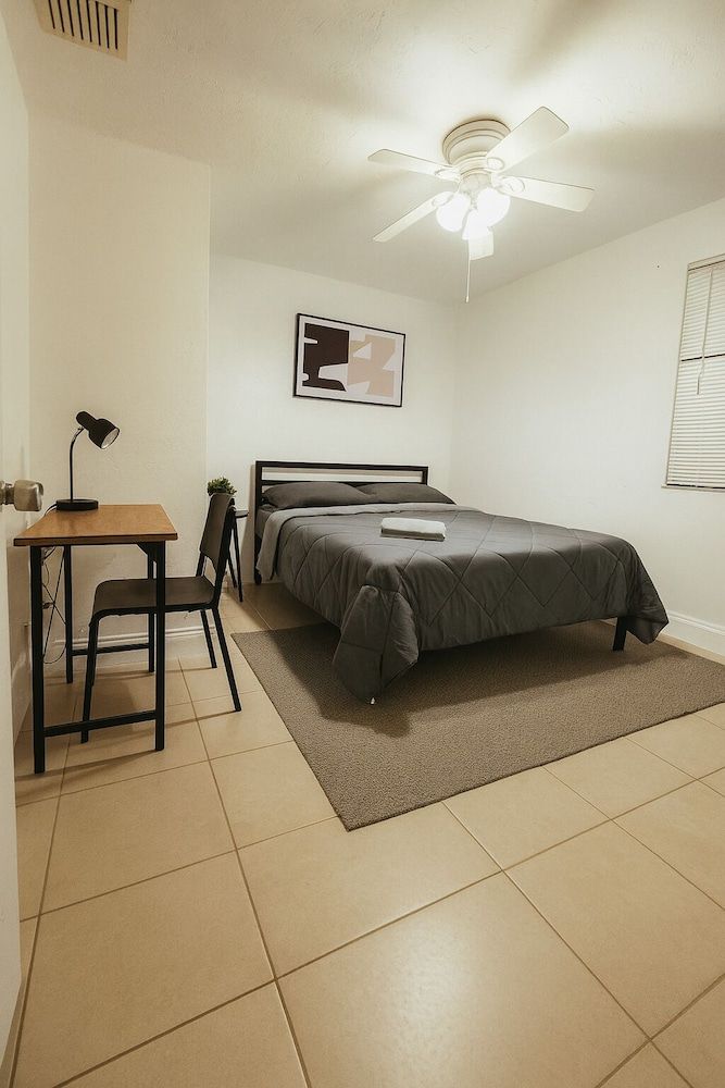 Pacifica by Fort Lauderdale Airport Deluxe Double Room 7