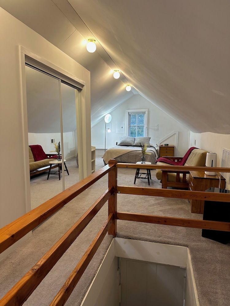 Economy Room, 1 Queen Bed with Sofa bed, Non Smoking