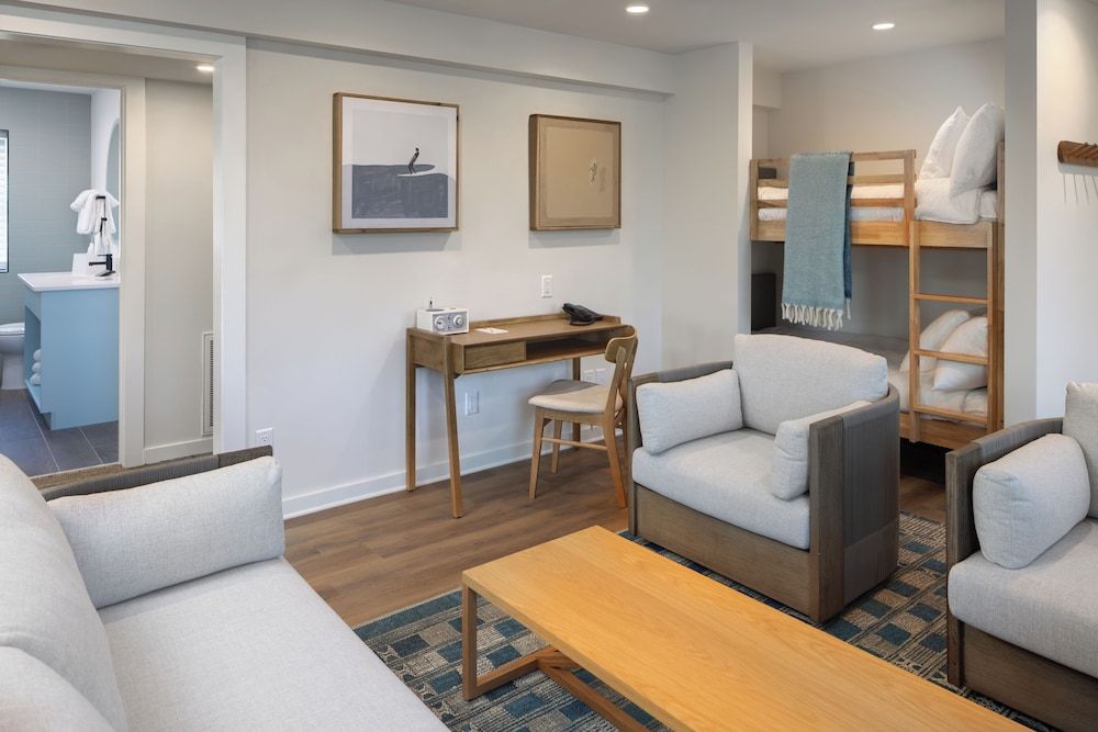 Oceaneer Deluxe Suite, 2 Bedrooms, Ocean View 8