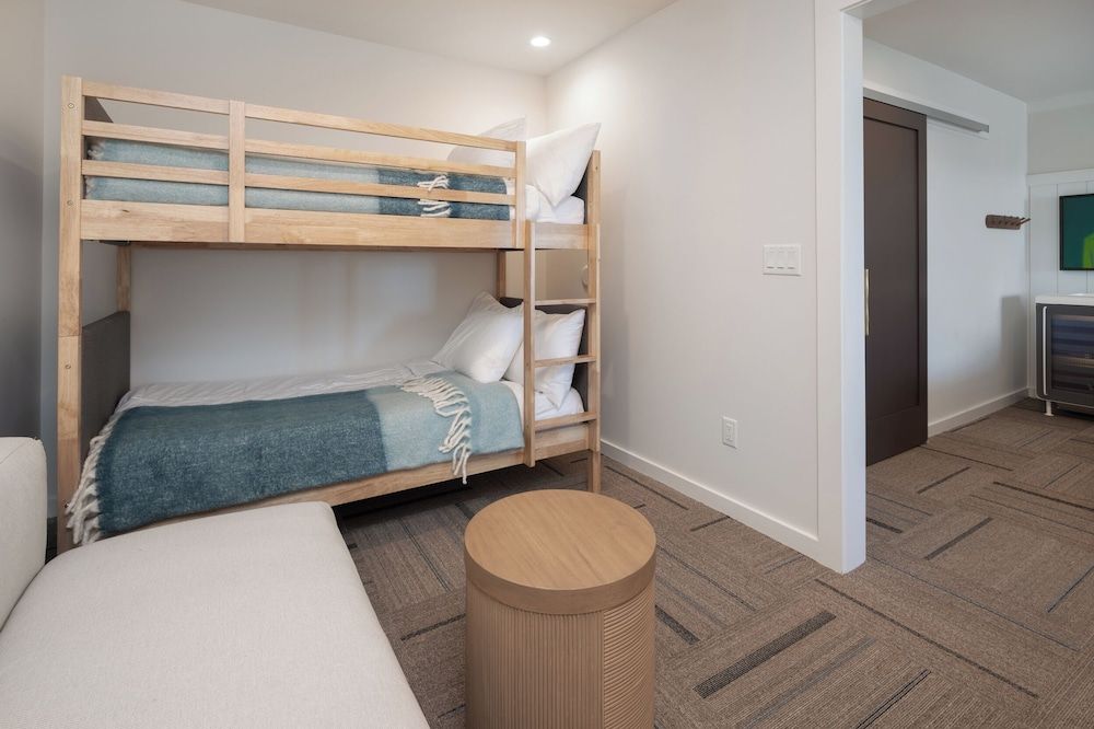 Oceaneer Deluxe Room, Multiple Beds, Ocean View 6