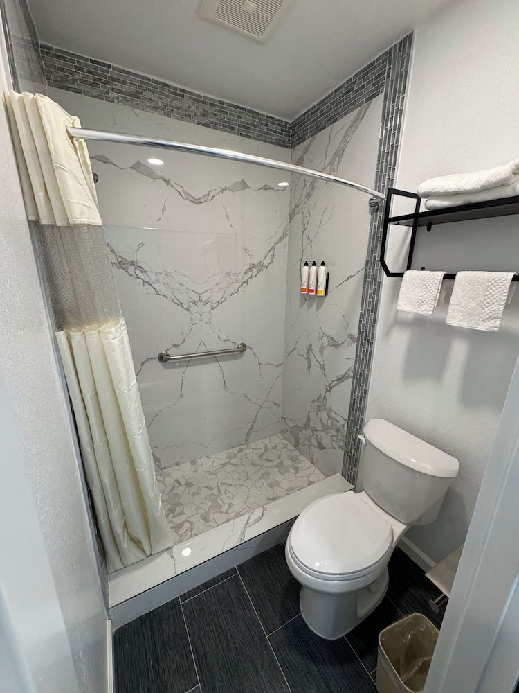 Dutch Motel Deluxe Single Room, Non Smoking 6