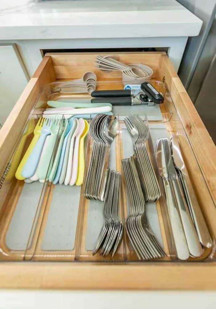 Iconic 3BD Entire House in The Heart Of Pittsburg House 14