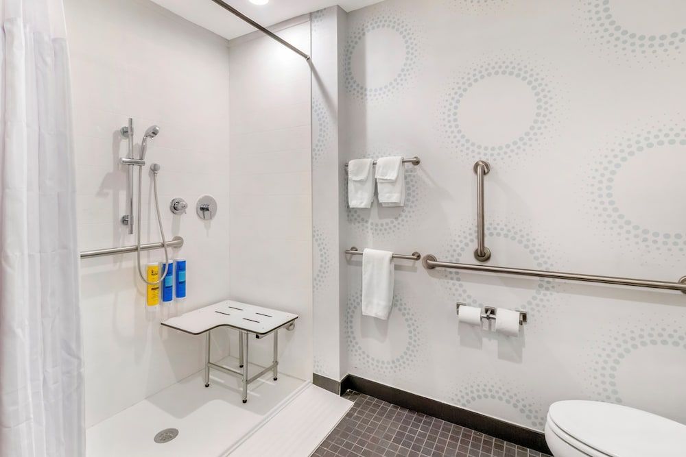 Tru By Hilton Goodlettsville Nashville Room, 2 Queen Beds, Accessible, Bathtub 4