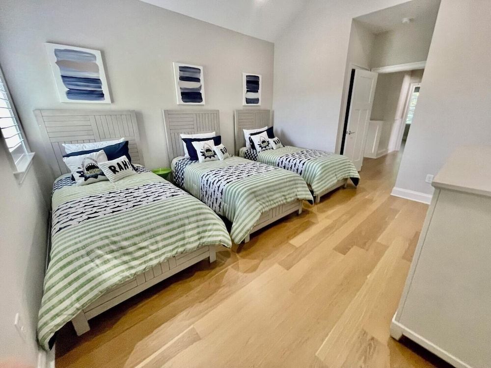 House, Multiple Beds, Pool Access, Pool View