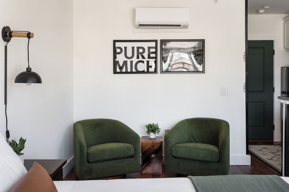 Spillway Lodges Pet Friendly Studio King 4