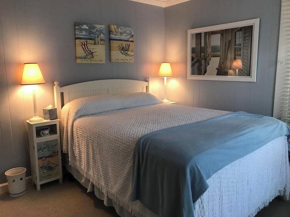 House, Multiple Beds, Fireplace, Garden View (COUNTRY CLUB DRIVE 333)