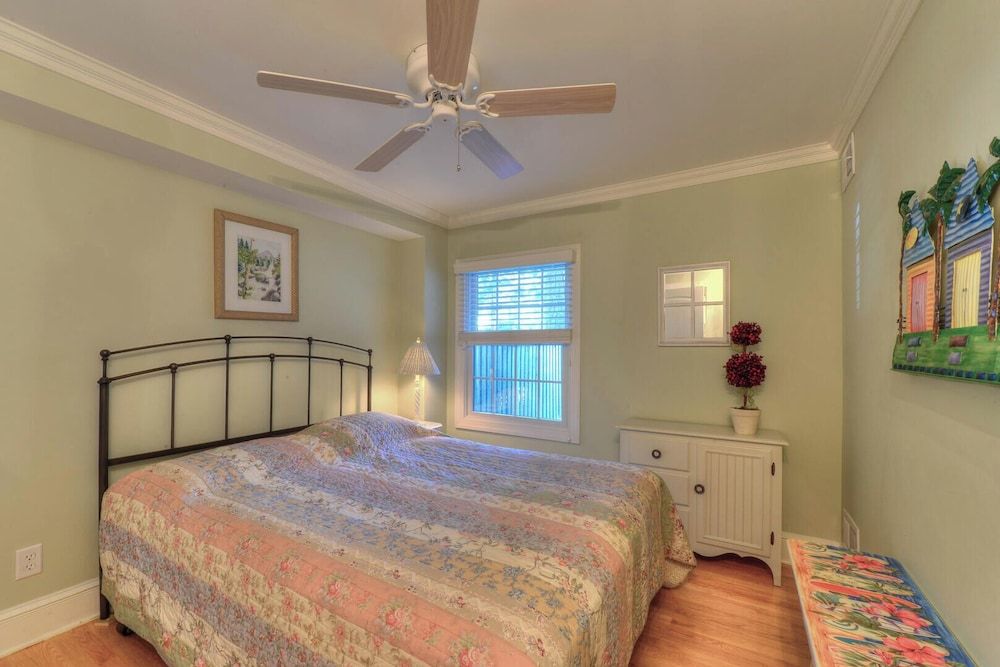 House, Multiple Beds, Pool Access, Pool View
