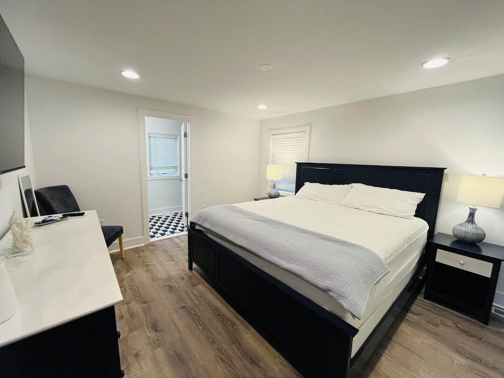 House, Multiple Beds, Patio (SURF AVENUE 48)