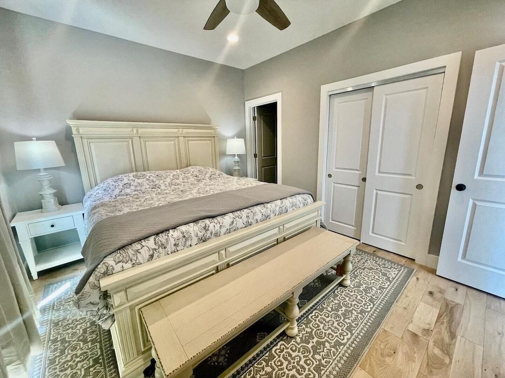House, Multiple Beds, Pool Access, Pool View