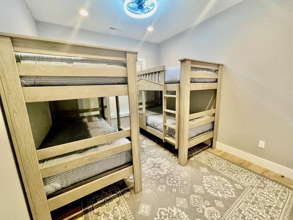 House, Multiple Beds, Pool Access, Pool View