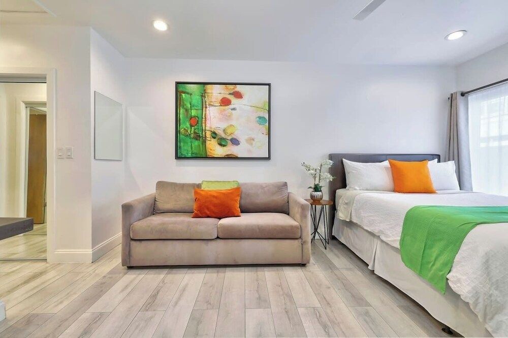 Orange Dream on the Water Apartment 13