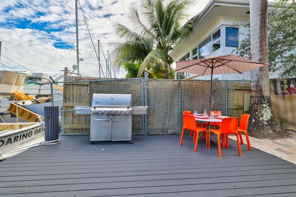 Orange Dream on the Water Apartment 49