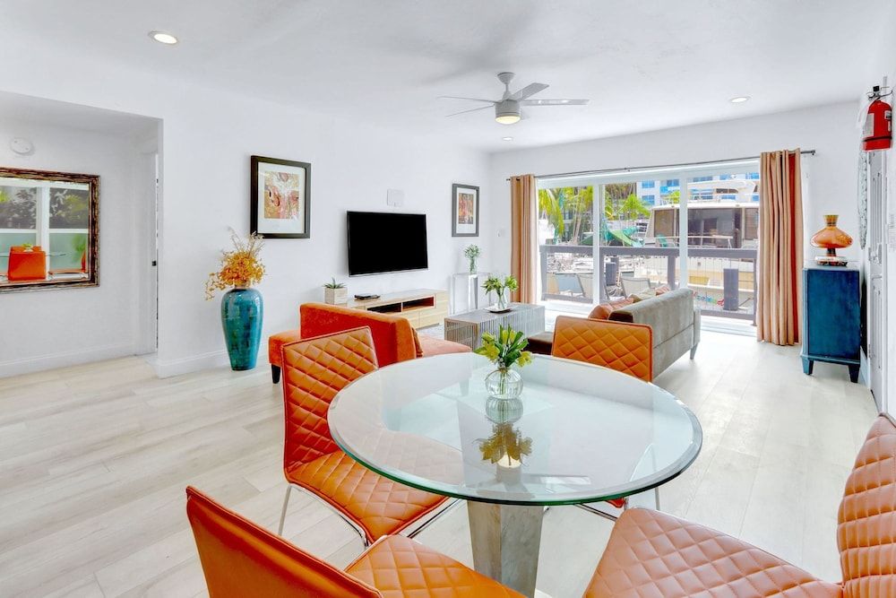 Orange Dream on the Water Apartment 35