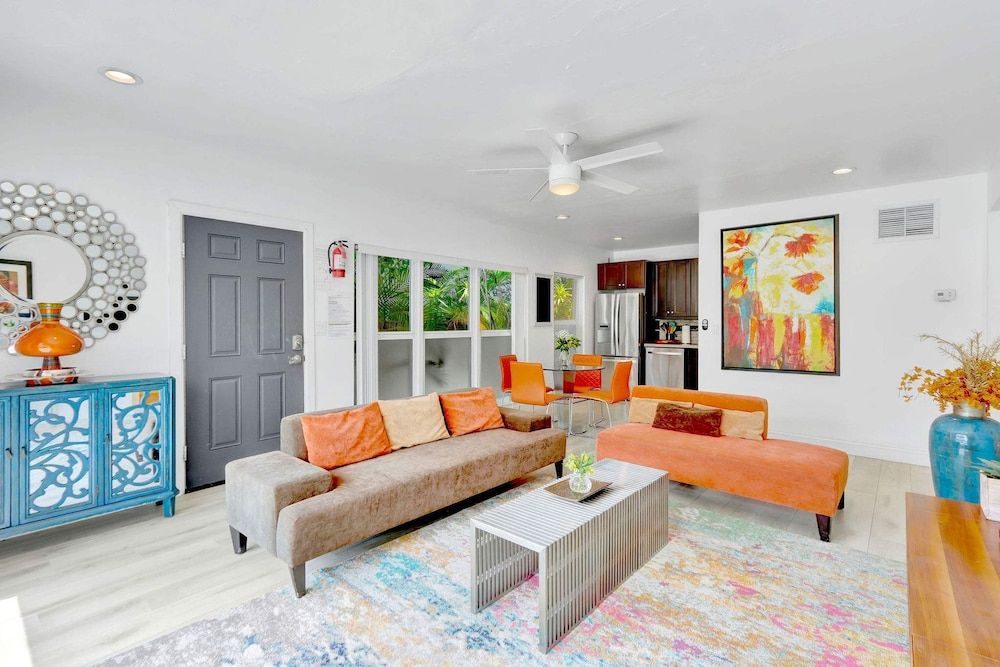 Orange Dream on the Water Apartment 33