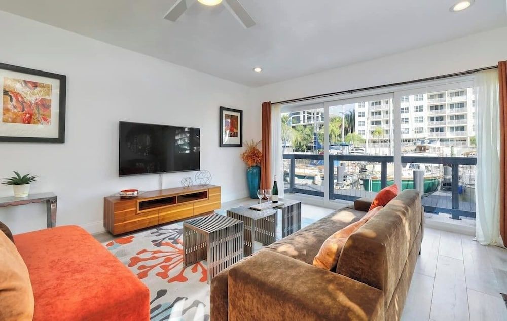 Orange Dream on the Water Apartment 15