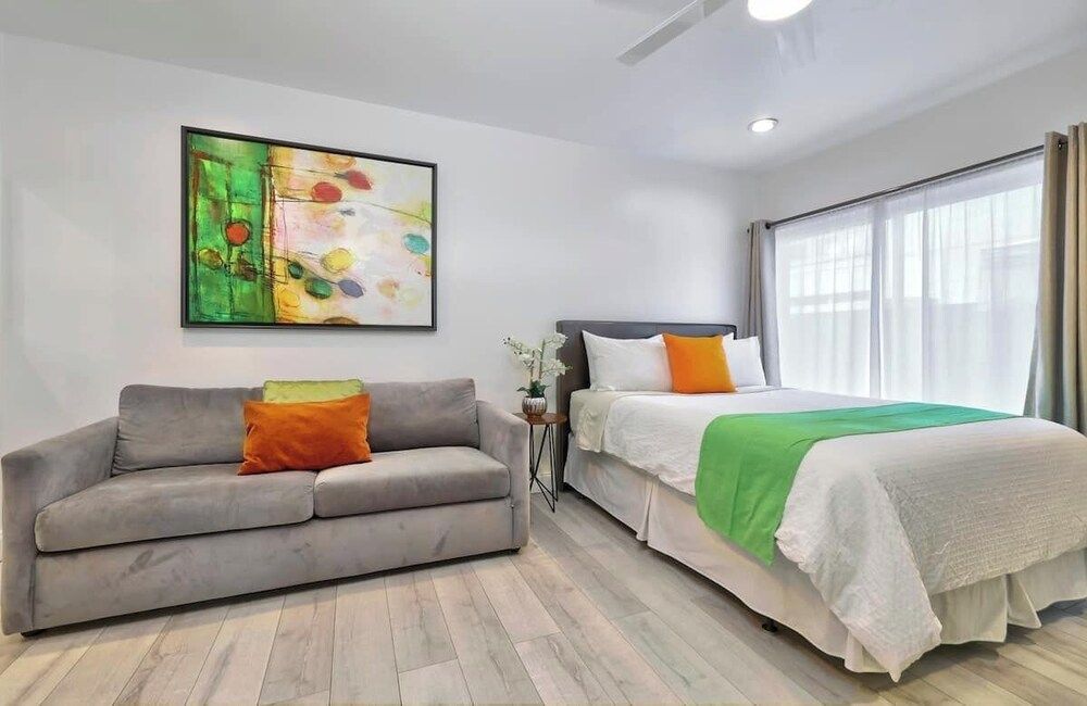 Orange Dream on the Water Apartment 30